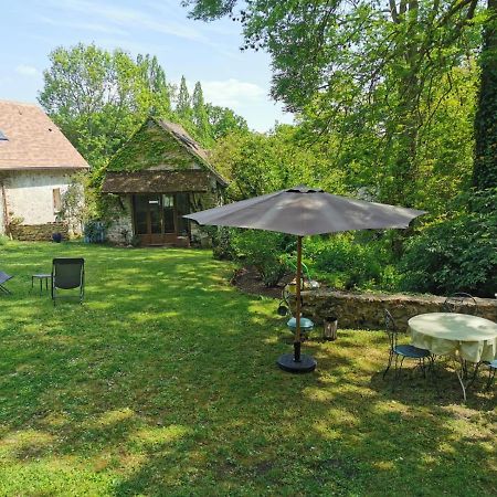Domaine De La Folicoeur Hotel Sainte-Colombe-pres-Vernon ภายนอก รูปภาพ