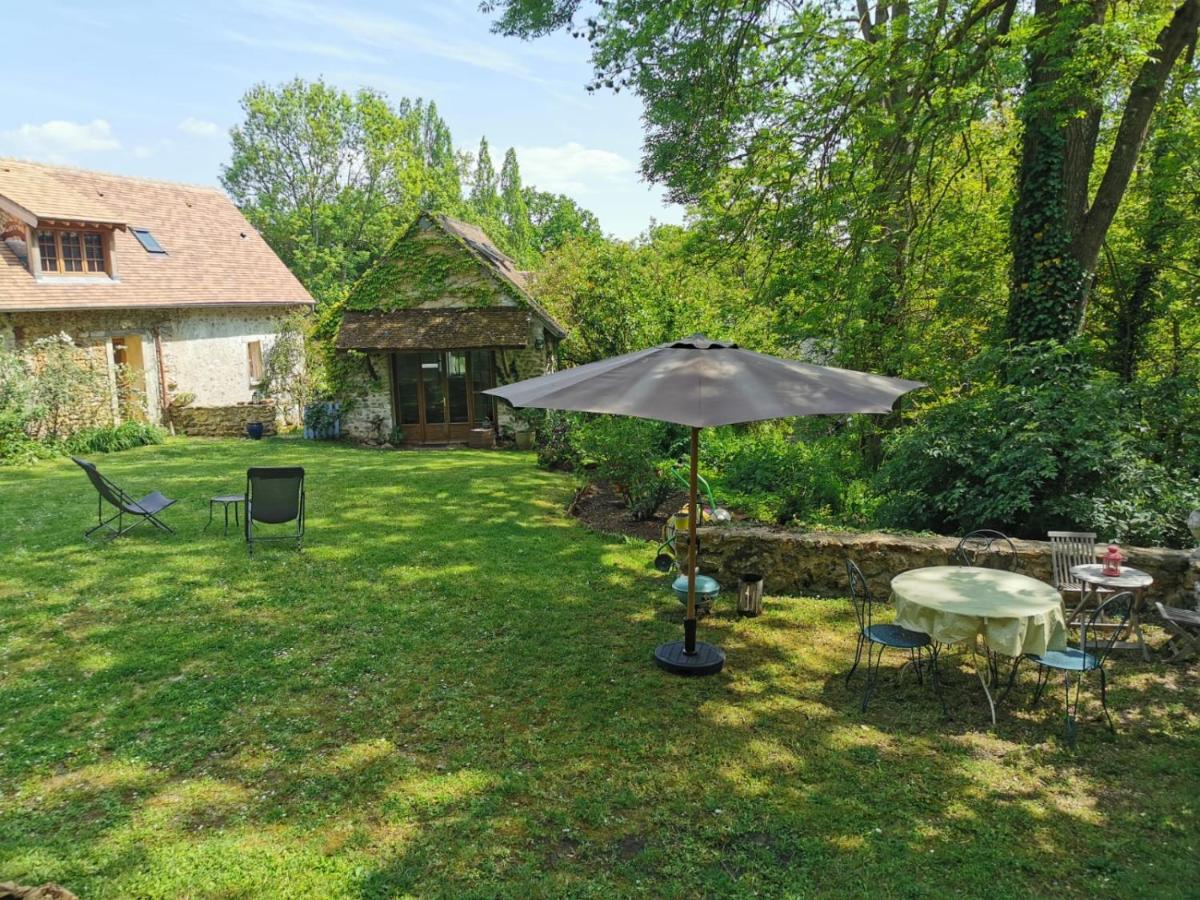 Domaine De La Folicoeur Hotel Sainte-Colombe-pres-Vernon ภายนอก รูปภาพ