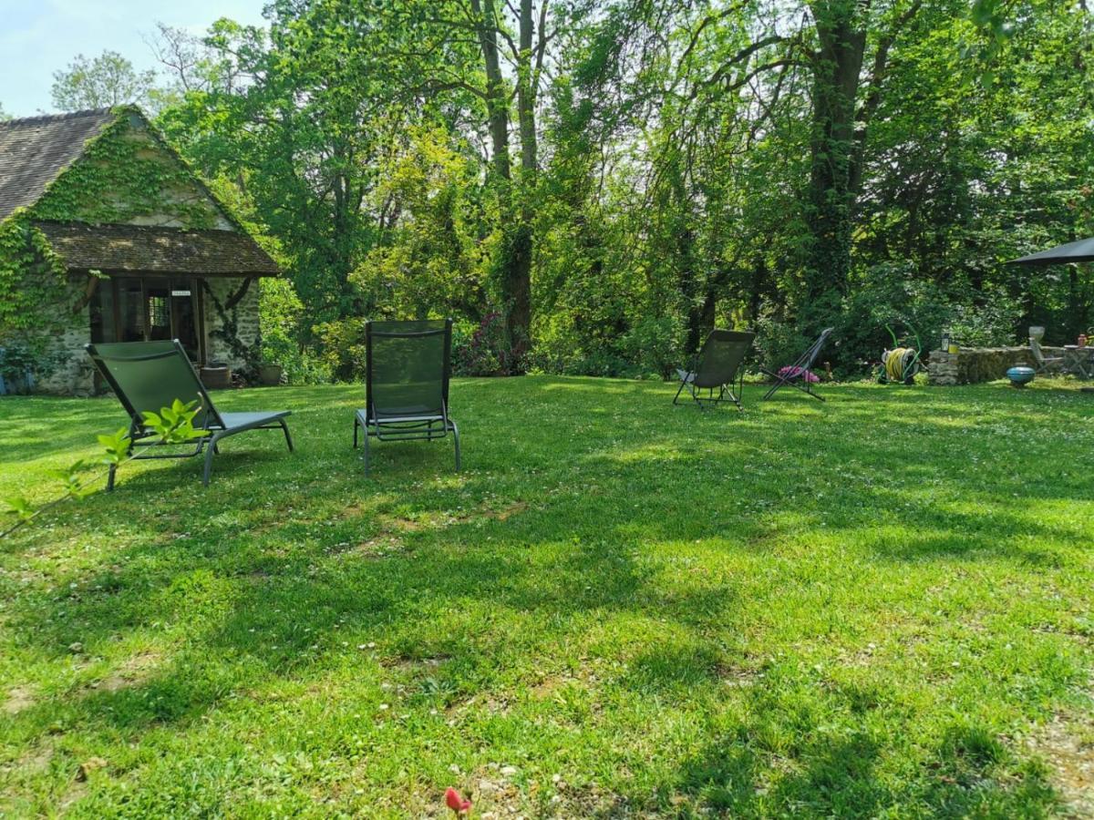 Domaine De La Folicoeur Hotel Sainte-Colombe-pres-Vernon ภายนอก รูปภาพ
